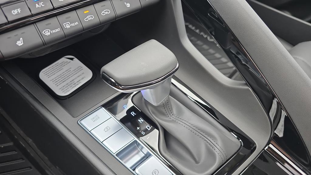 New 2026 Hyundai Elantra Limited FWD image 22
