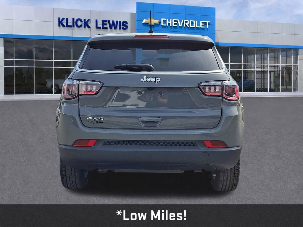 Used 2023 Jeep Compass Sport image 7