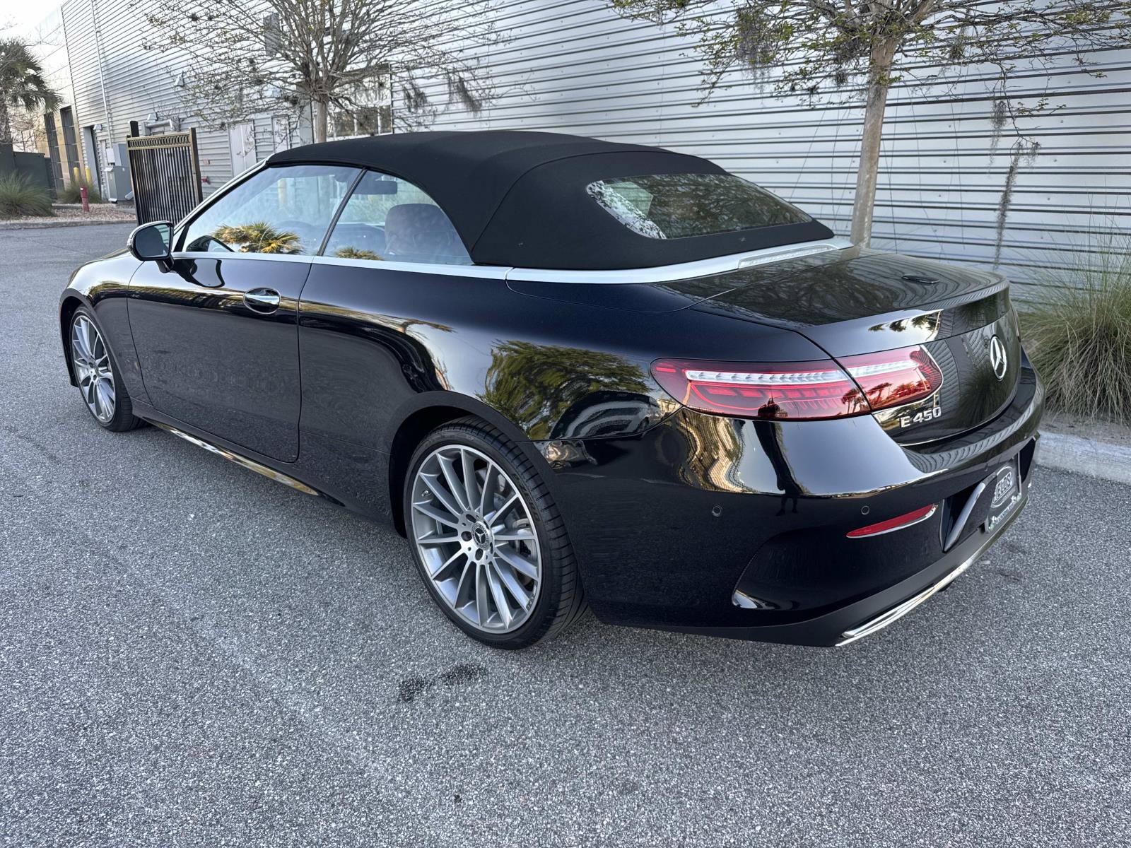 Used 2023 Mercedes-Benz E 450 Cabriolet image 3