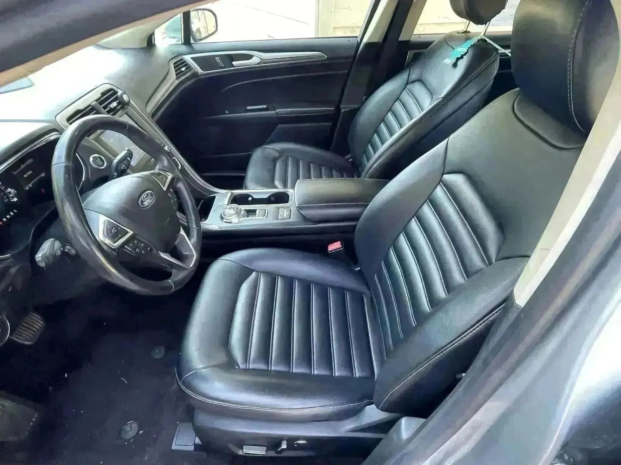 Used 2020 Ford Fusion SEL FWD image 18