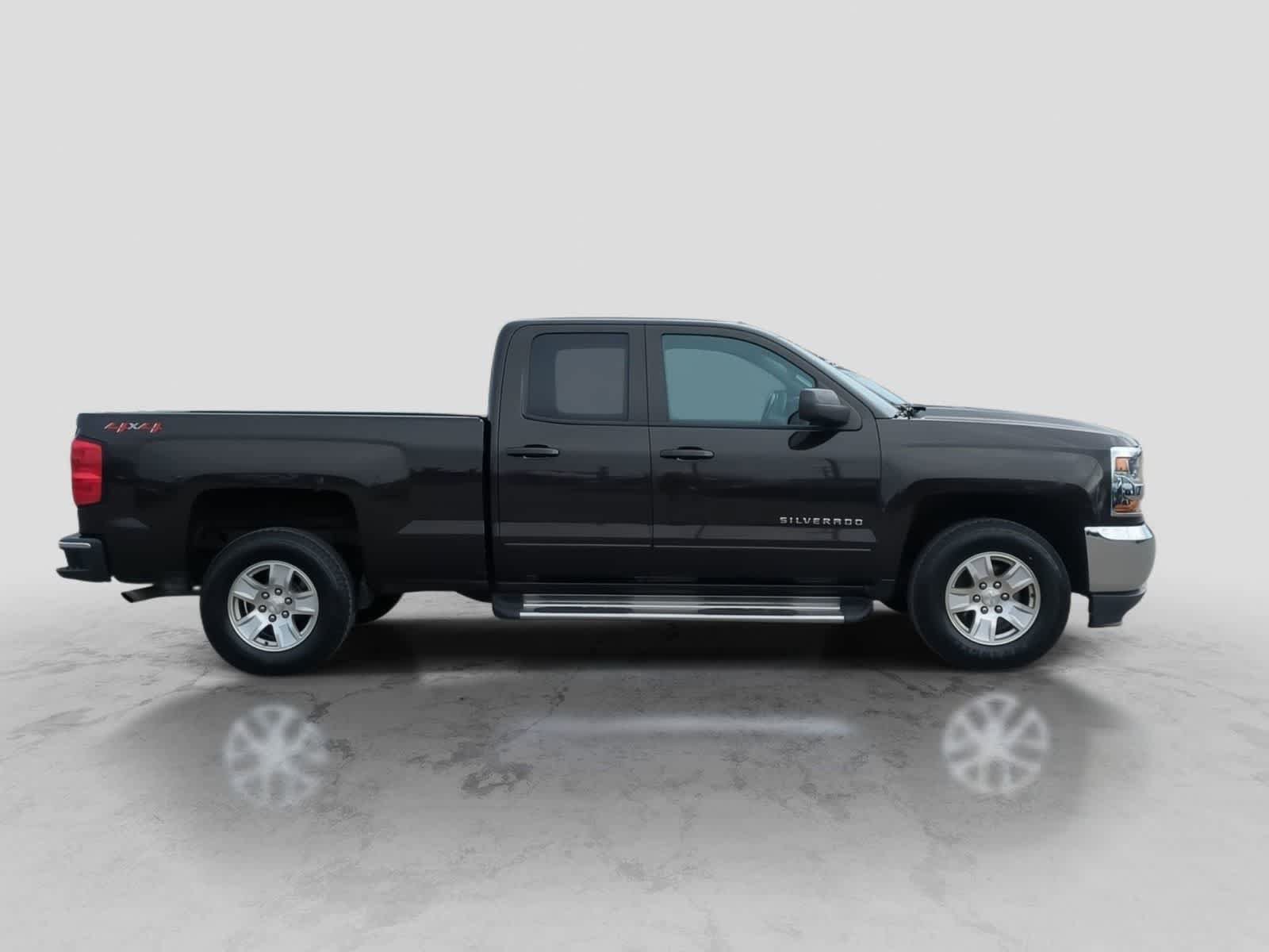 Used 2018 Chevrolet Silverado 1500 LT AWD/4WD image 9