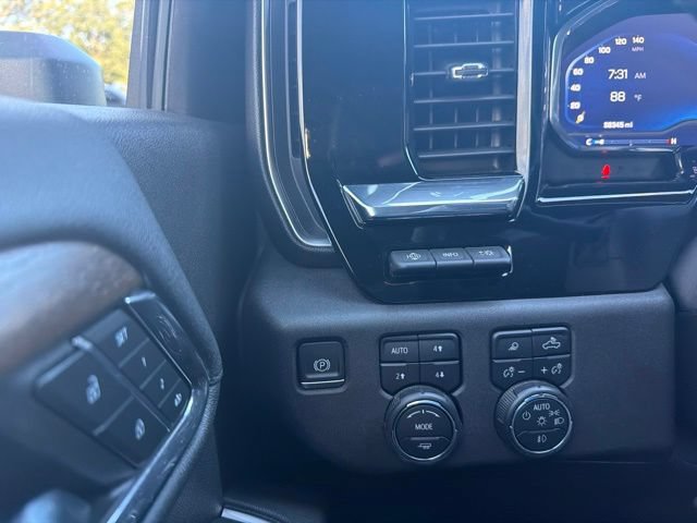 Used 2024 Chevrolet Silverado 2500 High Country w/ Technology Package AWD/4WD image 12