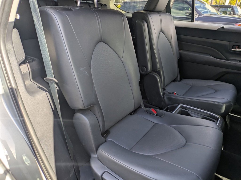 Used 2025 Toyota Grand Highlander AWD image 28