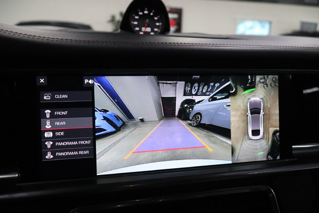 Used 2019 Porsche Panamera GTS image 35