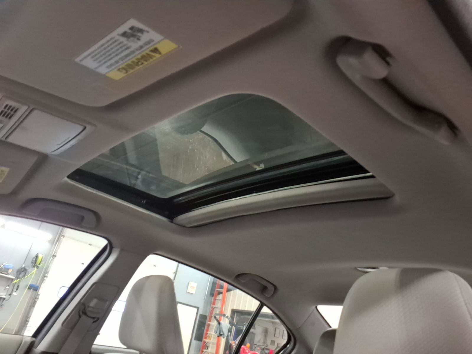 Used 2016 Honda Accord EX image 9