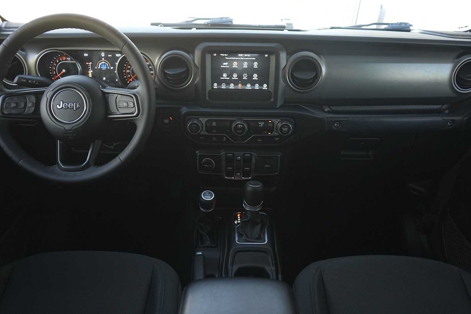 Used 2023 Jeep Gladiator Sport AWD/4WD image 10