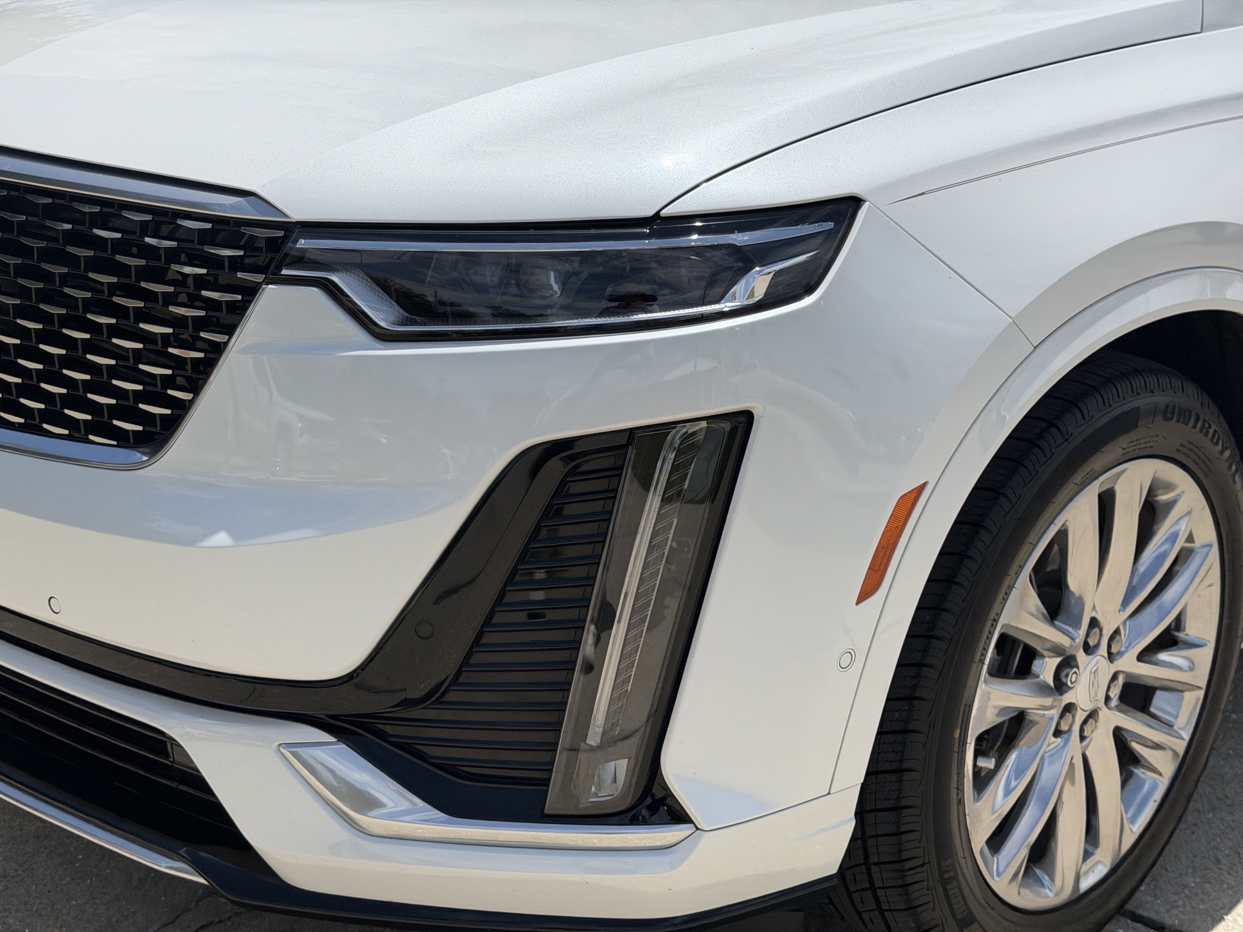 Certified 2023 Cadillac XT6 Premium Luxury w/ Platinum Package FWD image 8
