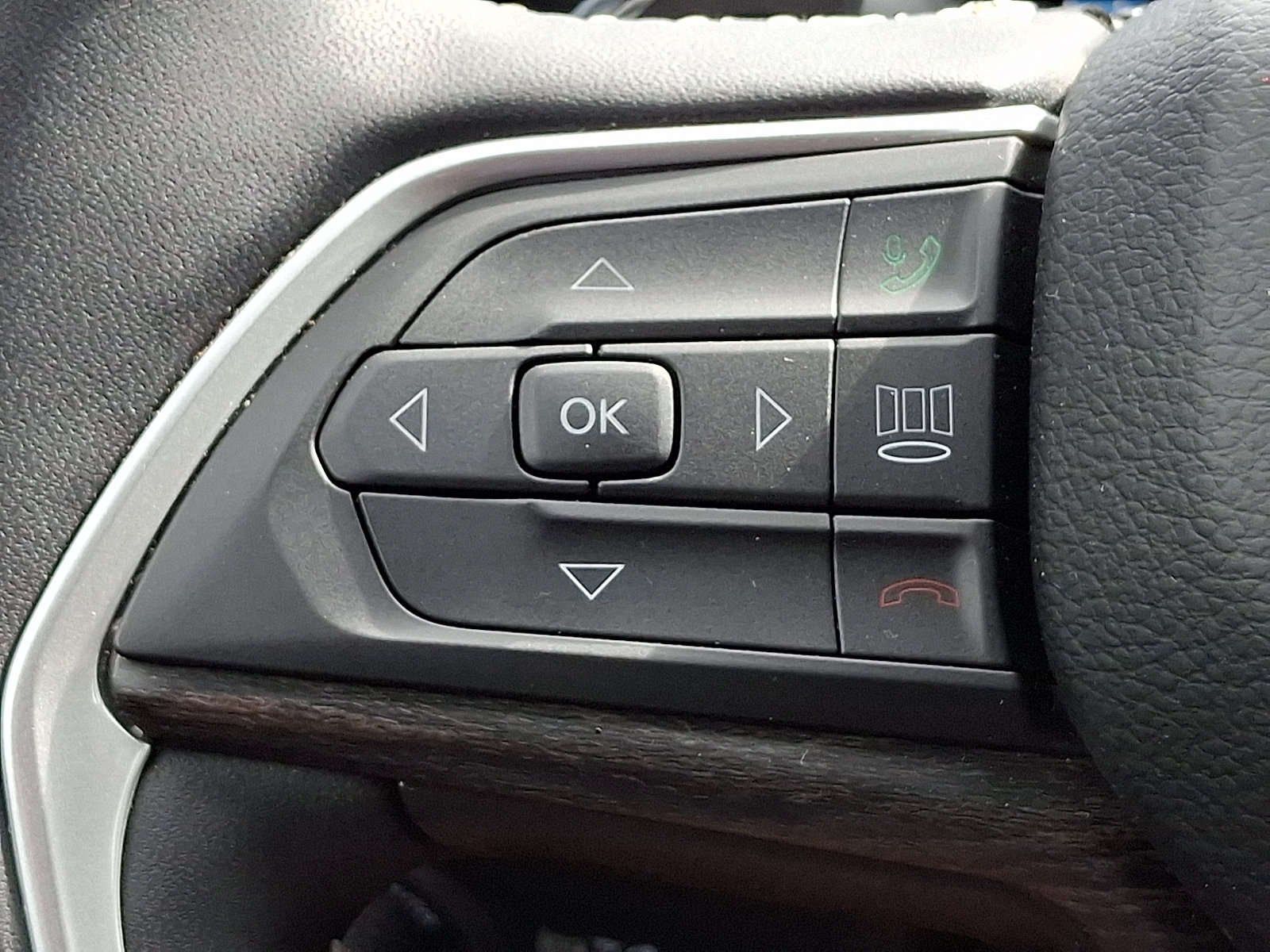 Certified 2025 Jeep Grand Cherokee L Limited AWD/4WD image 20