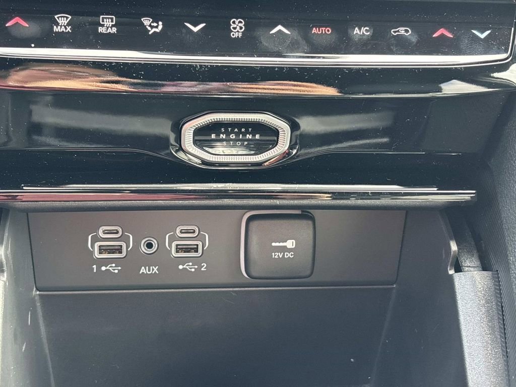 New 2026 Jeep Grand Cherokee Limited w/ Limited Altitude Package RWD image 17