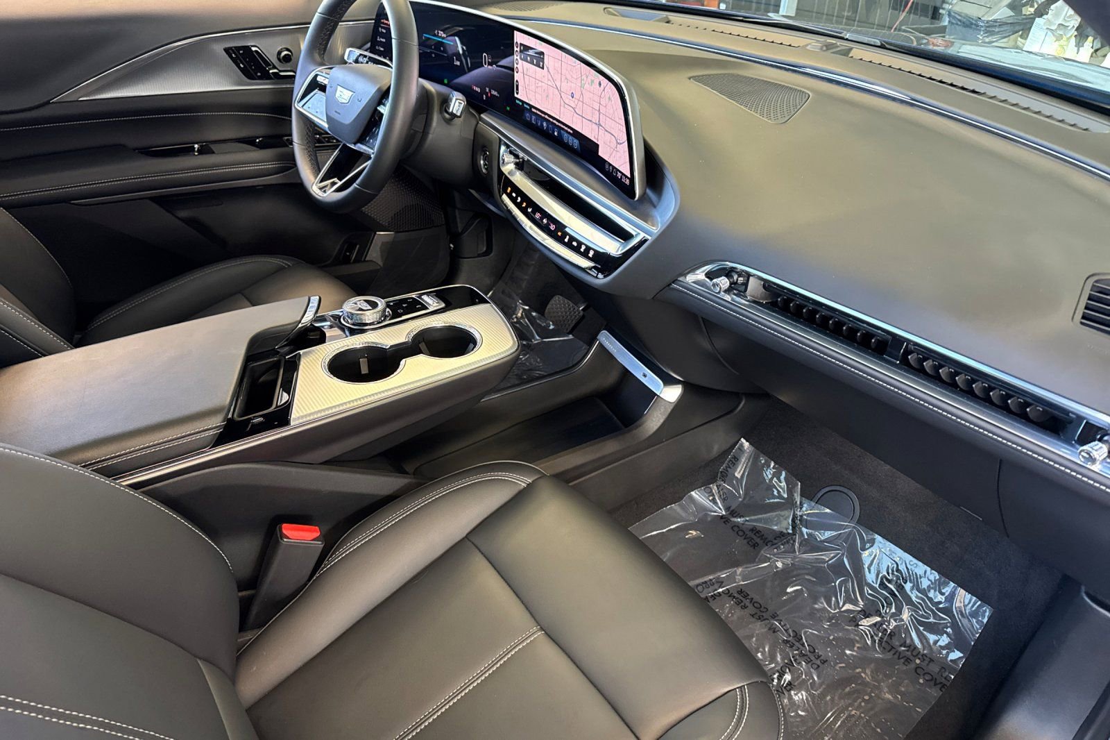 Used 2024 Cadillac Lyriq Tech w/ Driver Assist Package AWD/4WD image 17