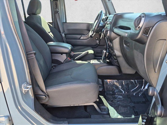 Used 2015 Jeep Wrangler Unlimited Sport w/ Connectivity Group AWD/4WD image 21