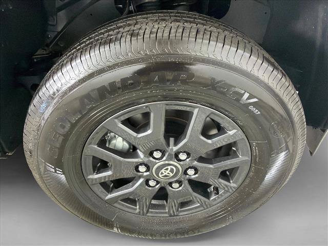 Used 2025 Toyota 4Runner SR5 AWD/4WD image 12