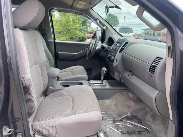 Used 2012 Nissan Frontier SV AWD/4WD image 25