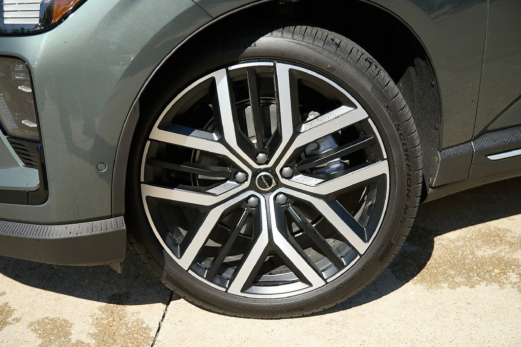 New 2027 Volvo EX60 Ultra AWD/4WD image 4