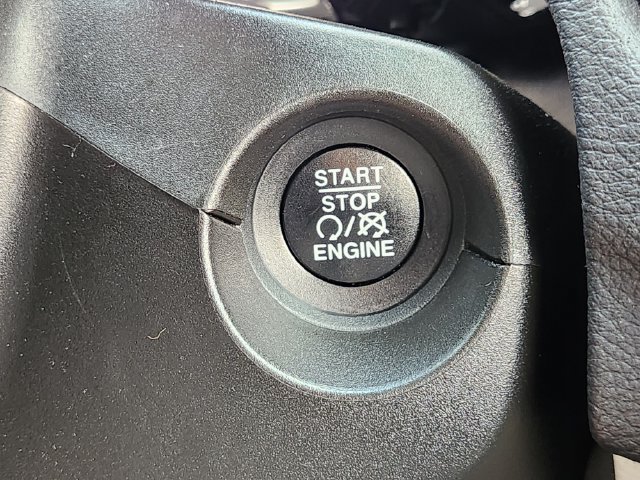 Used 2019 Jeep Compass Latitude FWD image 15