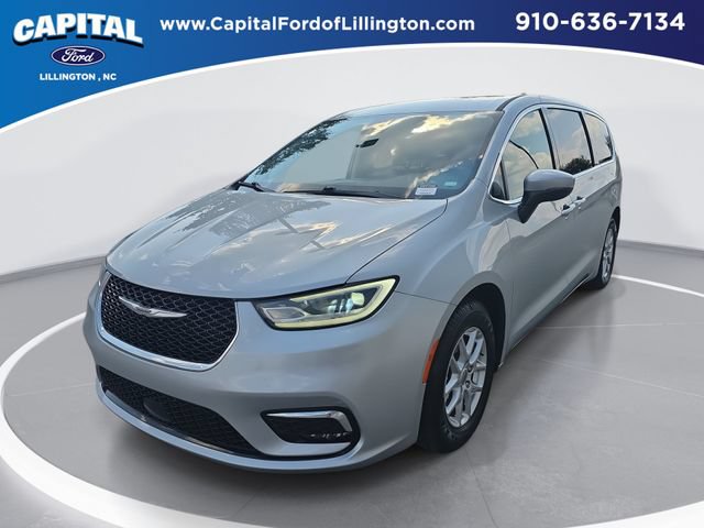 Used 2023 Chrysler Pacifica Touring-L FWD image 1