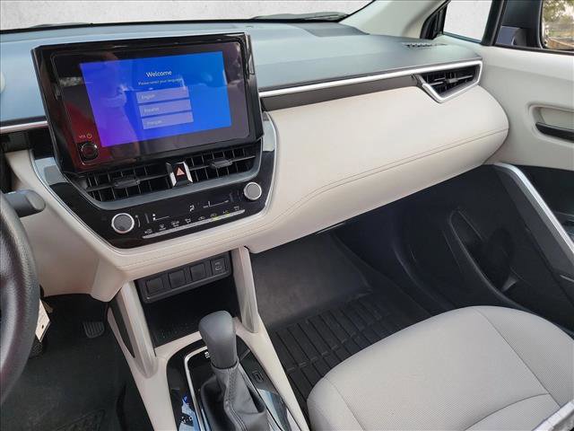 Used 2025 Toyota Corolla Cross L image 20