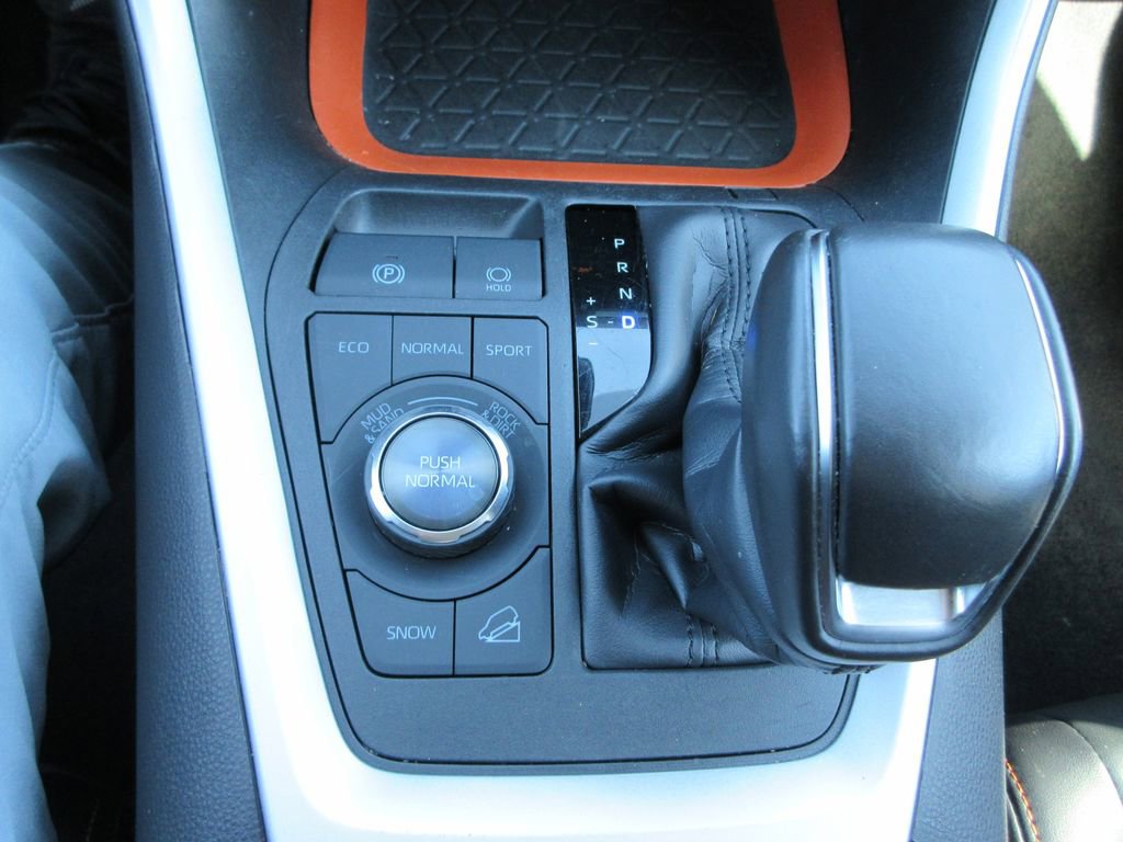 Used 2024 Toyota RAV4 Adventure image 28