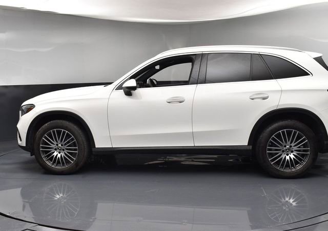 Used 2023 Mercedes-Benz GLC 300 4MATIC image 5