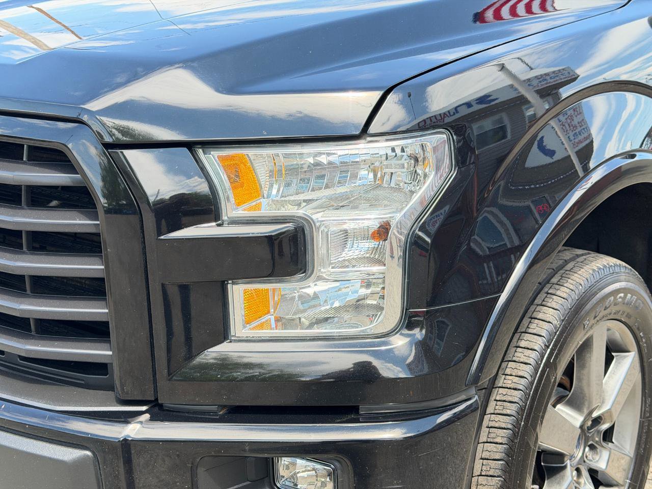 Used 2017 Ford F150 XLT w/ Equipment Group 302A Luxury AWD/4WD image 9
