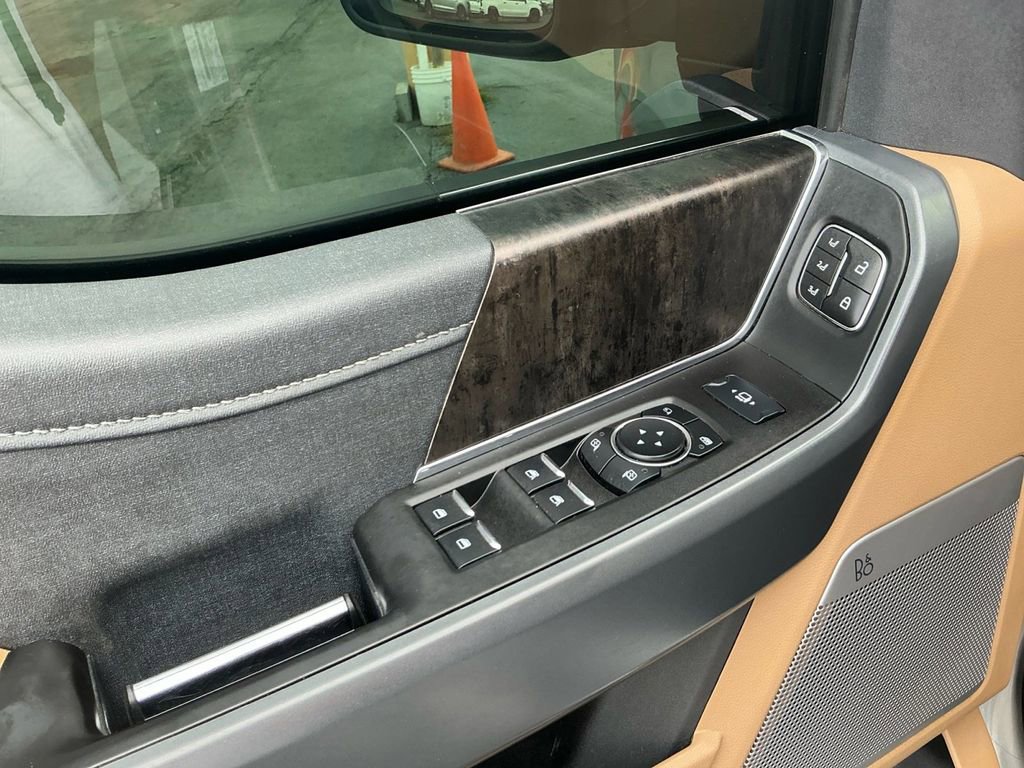 Used 2024 Ford F350 Lariat image 16