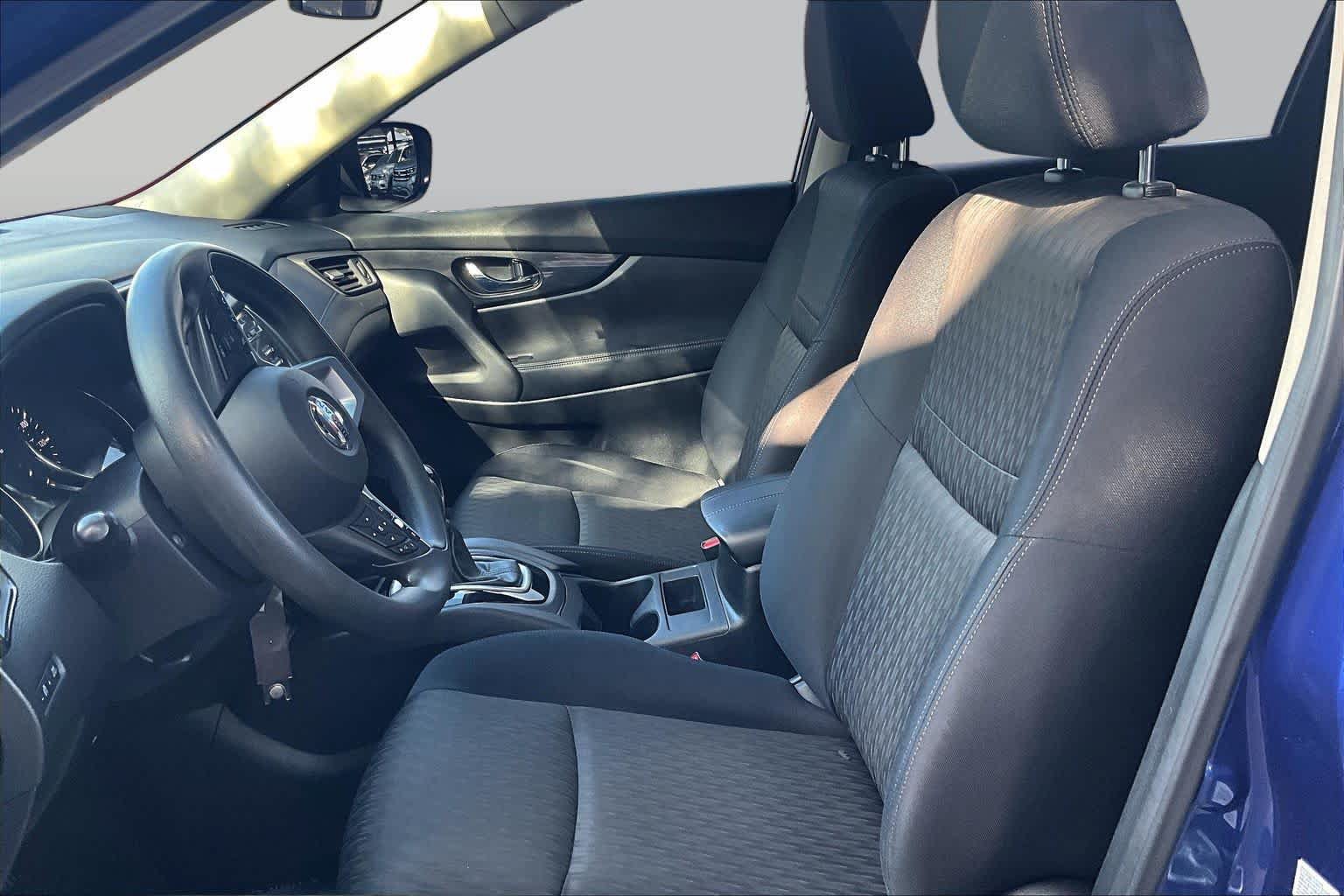 Used 2017 Nissan Rogue S AWD/4WD image 9
