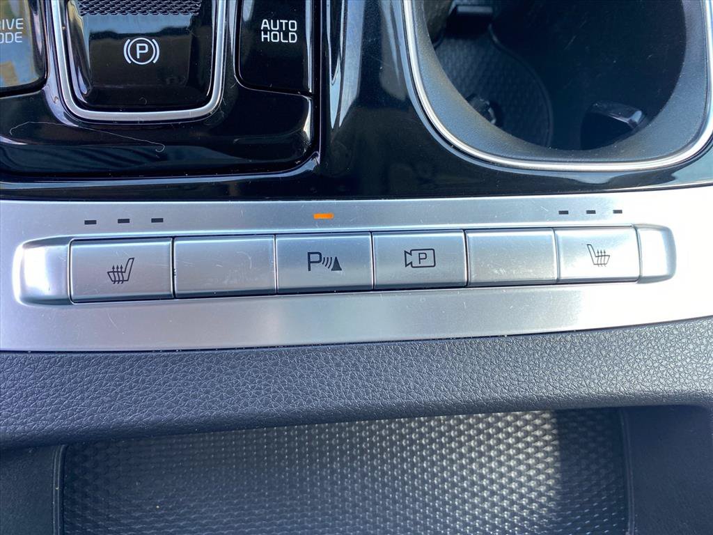Certified 2022 Kia Carnival EX FWD image 14