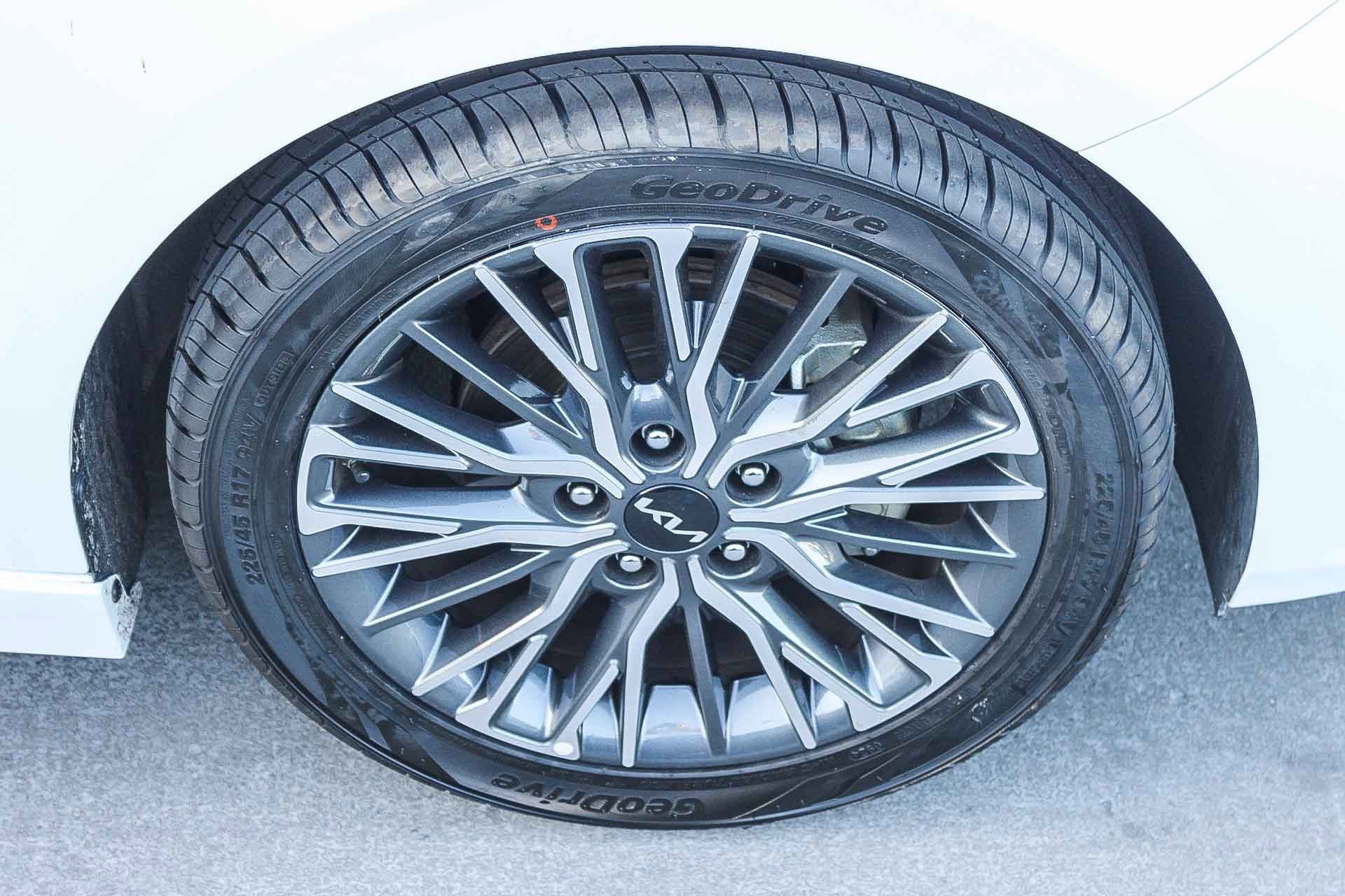 Used 2023 Kia Forte GT-Line w/ GT-Line Technology Package image 11