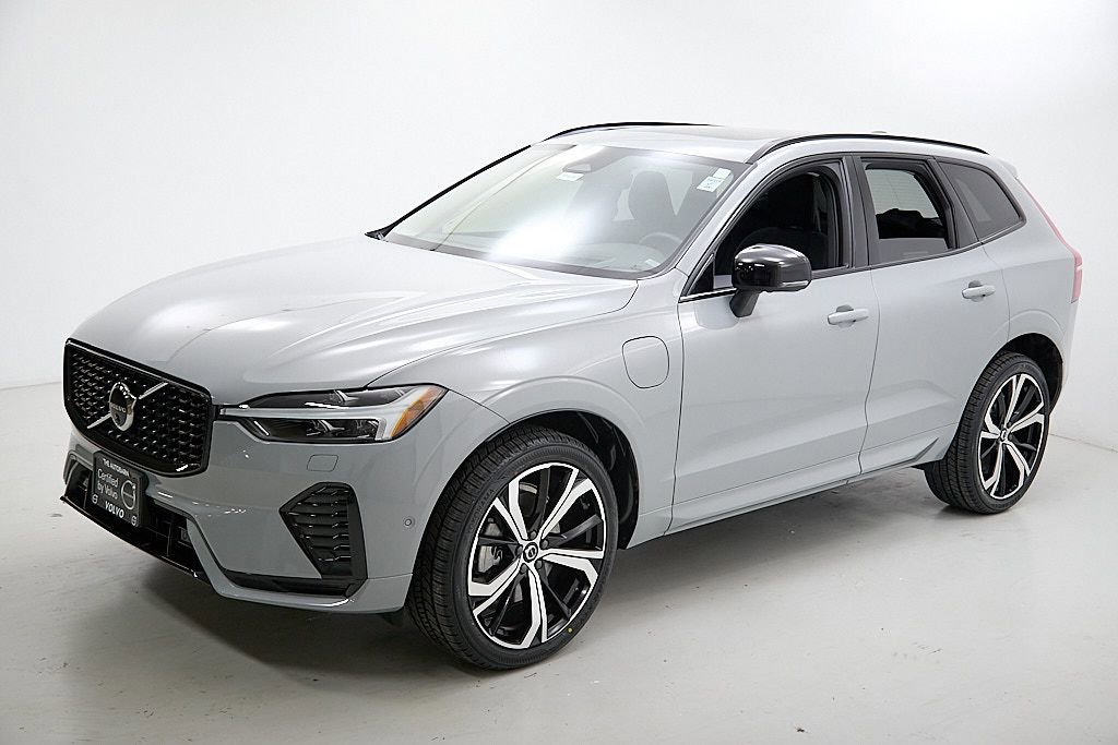 Certified 2024 Volvo XC60 T8 Ultimate w/ Protection Package Premier image 6