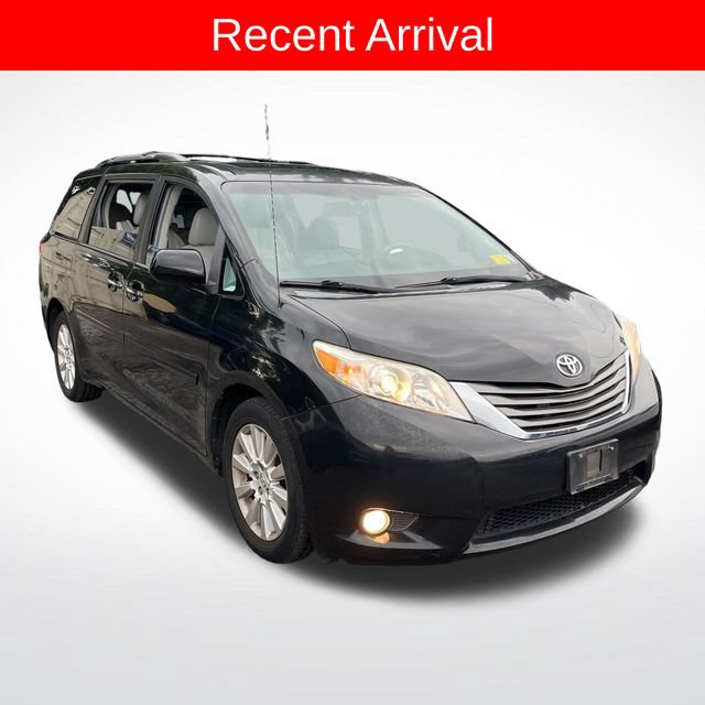 Used 2014 Toyota Sienna XLE w/ Entertainment Package