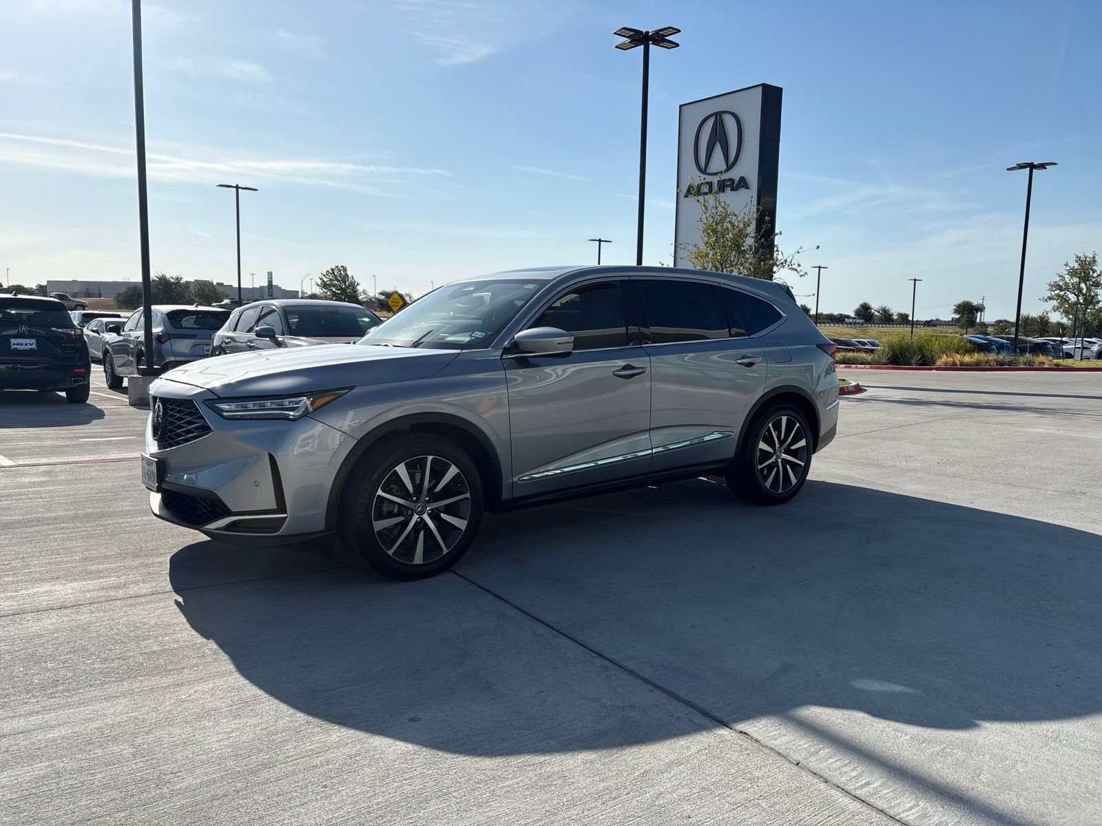 Used 2025 Acura MDX w/ Technology Package AWD/4WD image 3