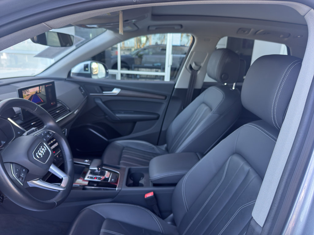 Used 2023 Audi Q5 2.0T Premium w/ Convenience Package image 4
