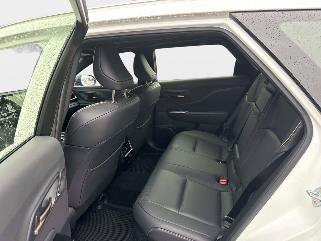 Used 2025 Toyota Crown Signia w/ Advanced Technology Package image 11