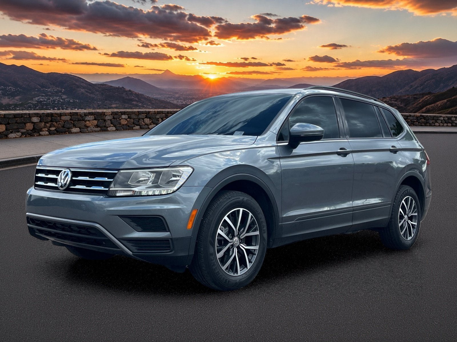 Used 2021 Volkswagen Tiguan S FWD image 2