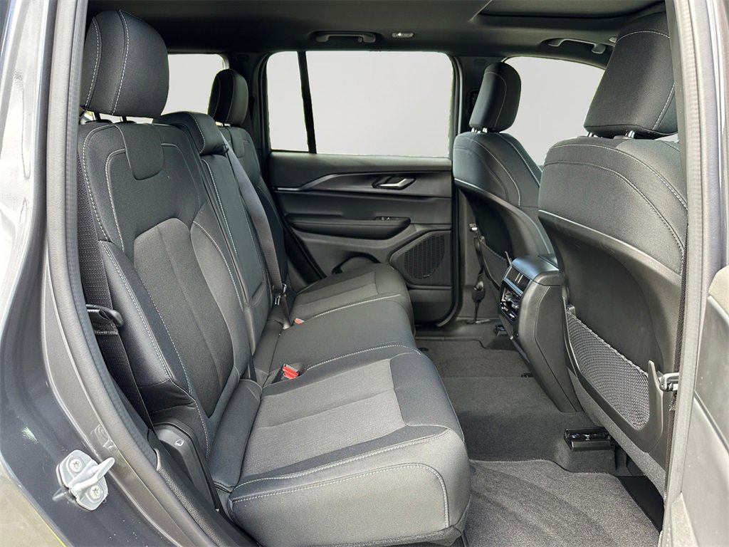 New 2025 Jeep Grand Cherokee Laredo w/ Trailer Tow Package image 13