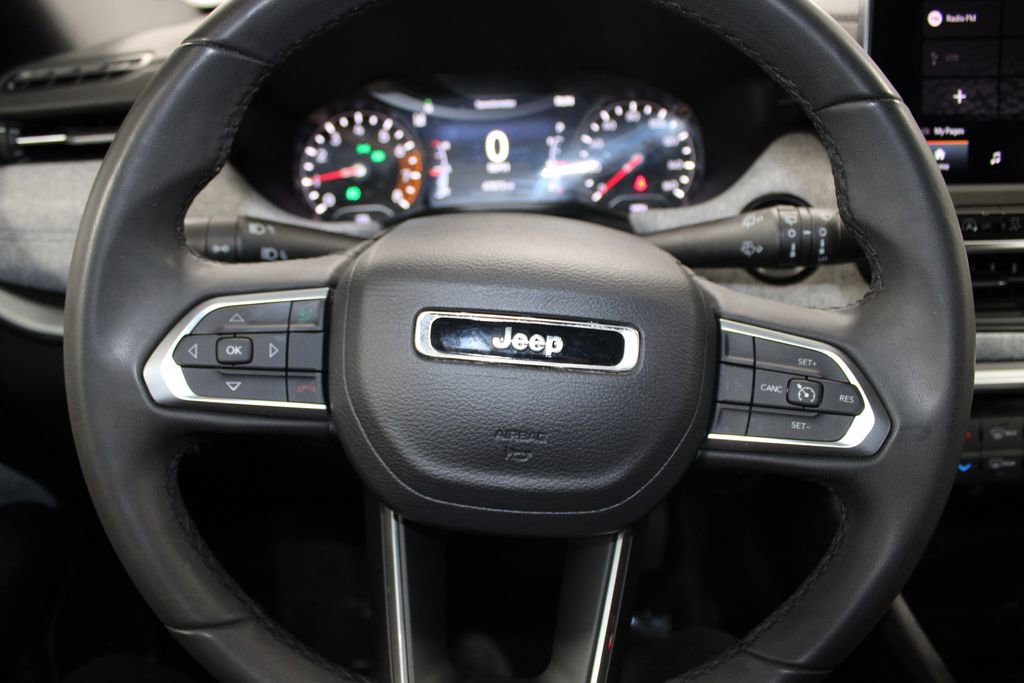Used 2024 Jeep Compass Latitude image 31