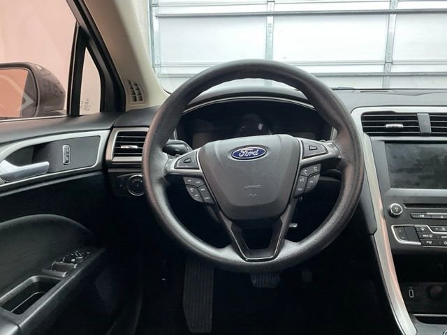 Used 2018 Ford Fusion SE w/ Fusion SE Technology Package image 7