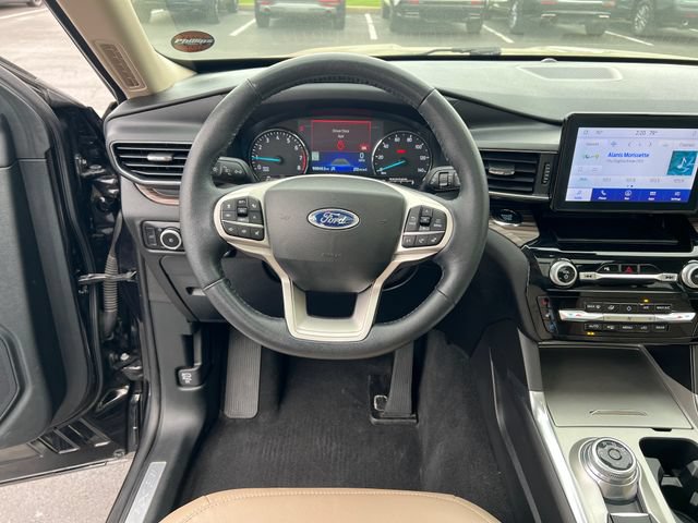 Used 2023 Ford Explorer Limited AWD/4WD image 15