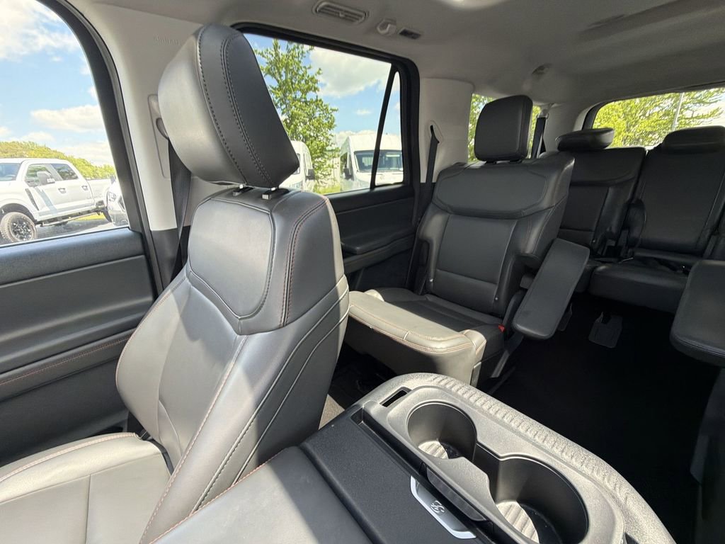 Used 2025 Ford Expedition Max Active AWD/4WD image 12