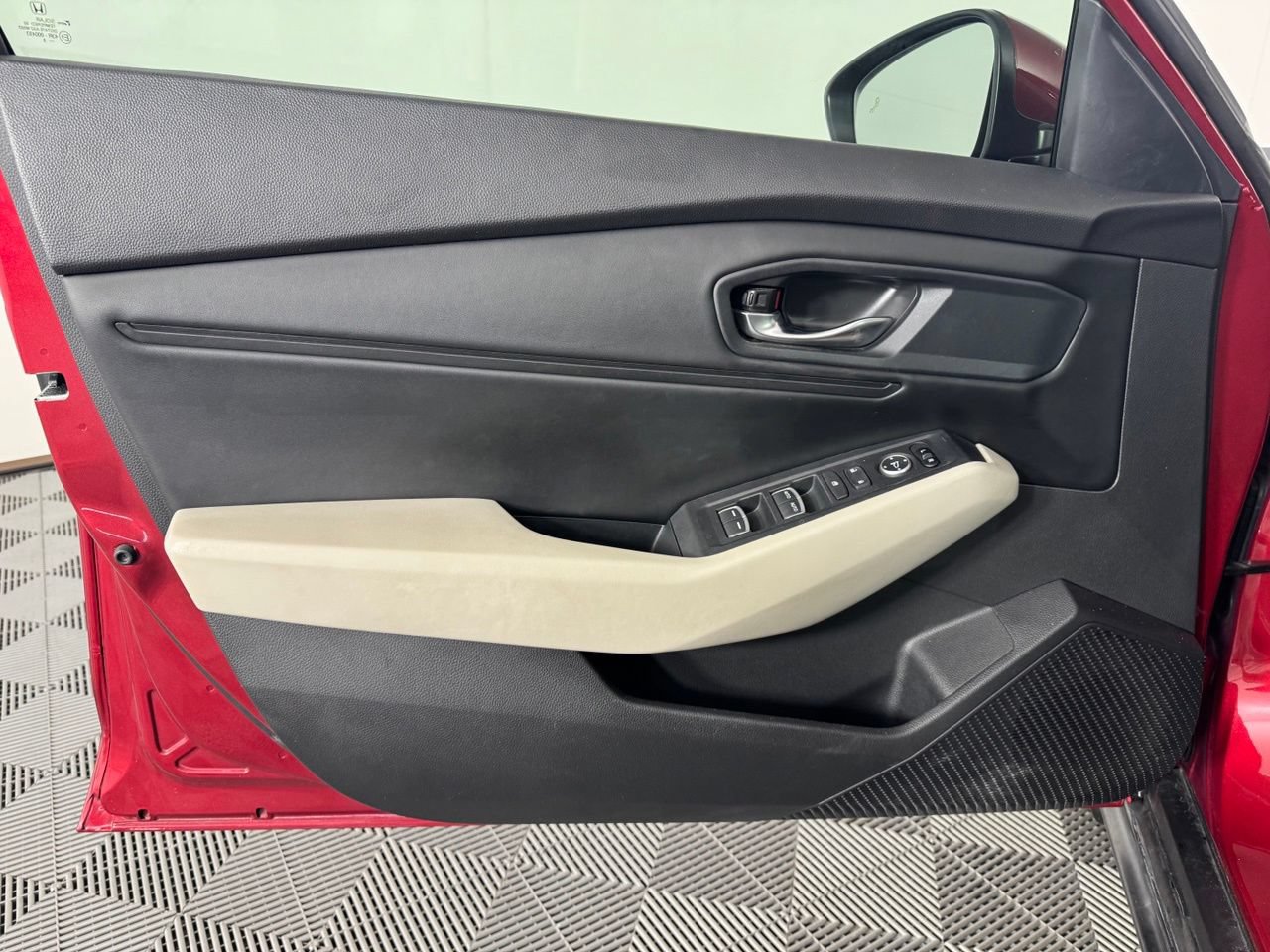 Used 2023 Honda Accord EX image 9