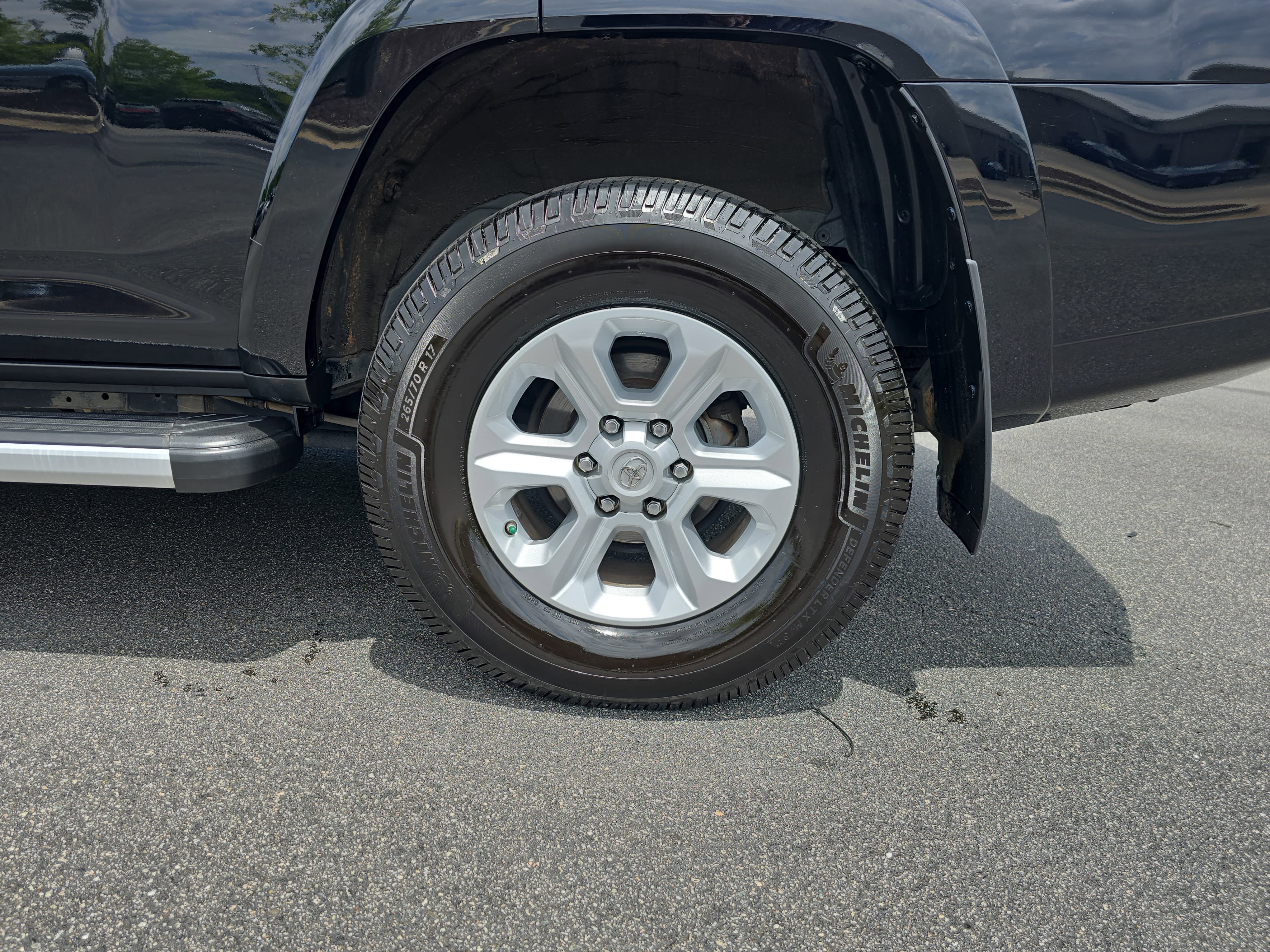 Used 2021 Toyota 4Runner SR5 Premium w/ Moonroof Package AWD/4WD image 35