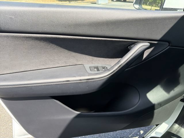 Used 2021 Tesla Model Y Long Range AWD/4WD image 20