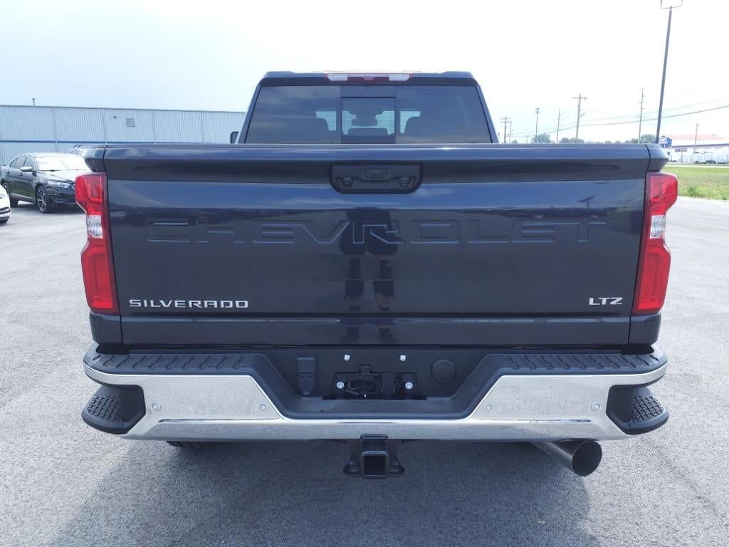 Used 2024 Chevrolet Silverado 2500 LTZ w/ LTZ Convenience Package image 9