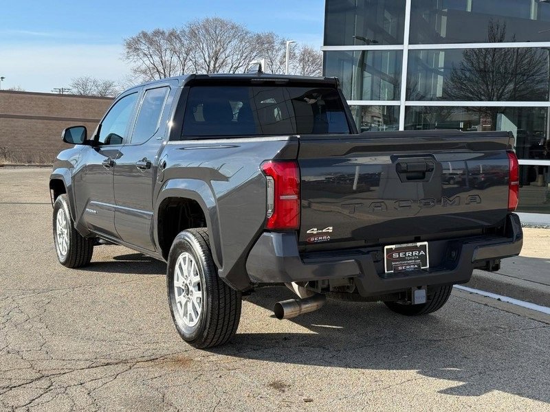 Used 2025 Toyota Tacoma SR5 image 5