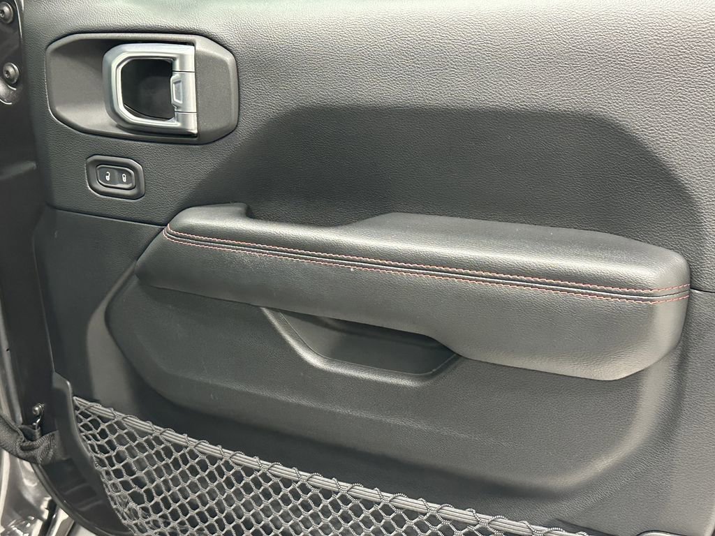 Used 2018 Jeep Wrangler Unlimited Rubicon image 16