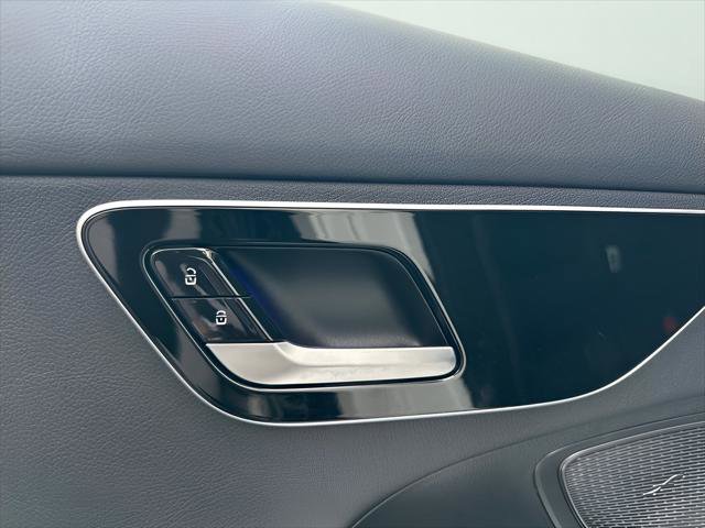Used 2023 Mercedes-Benz C 300 Sedan image 19