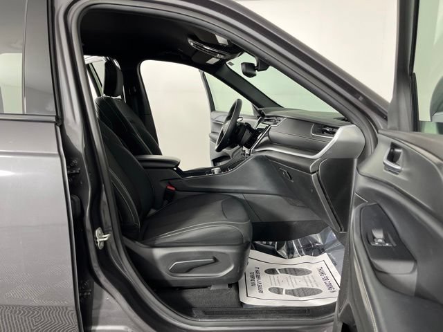 Used 2024 Jeep Grand Cherokee L Laredo RWD image 42