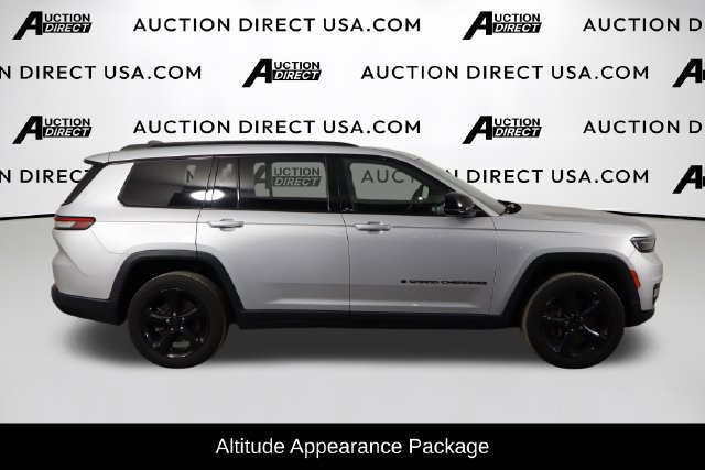 Used 2023 Jeep Grand Cherokee L Laredo AWD/4WD image 5