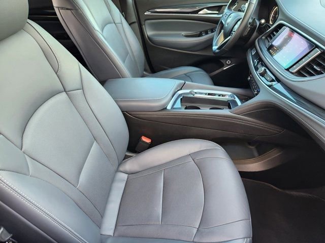 Used 2022 Buick Enclave Essence w/ Sport Touring Edition image 20