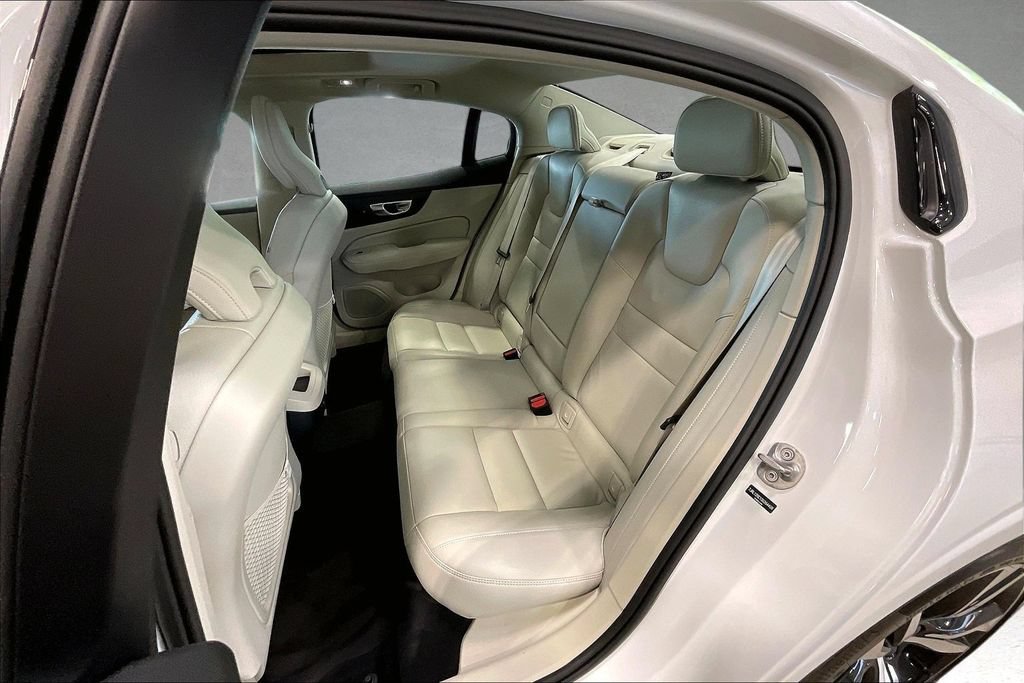 Certified 2025 Volvo S60 B5 Plus AWD/4WD image 22
